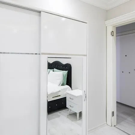 Peaceful 1 Bedroom Flat W/ac Near Taksim - 7 Min Walk *