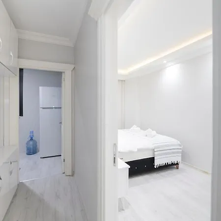Peaceful 1 Bedroom Flat W/ac Near Taksim - 7 Min Walk Appartement